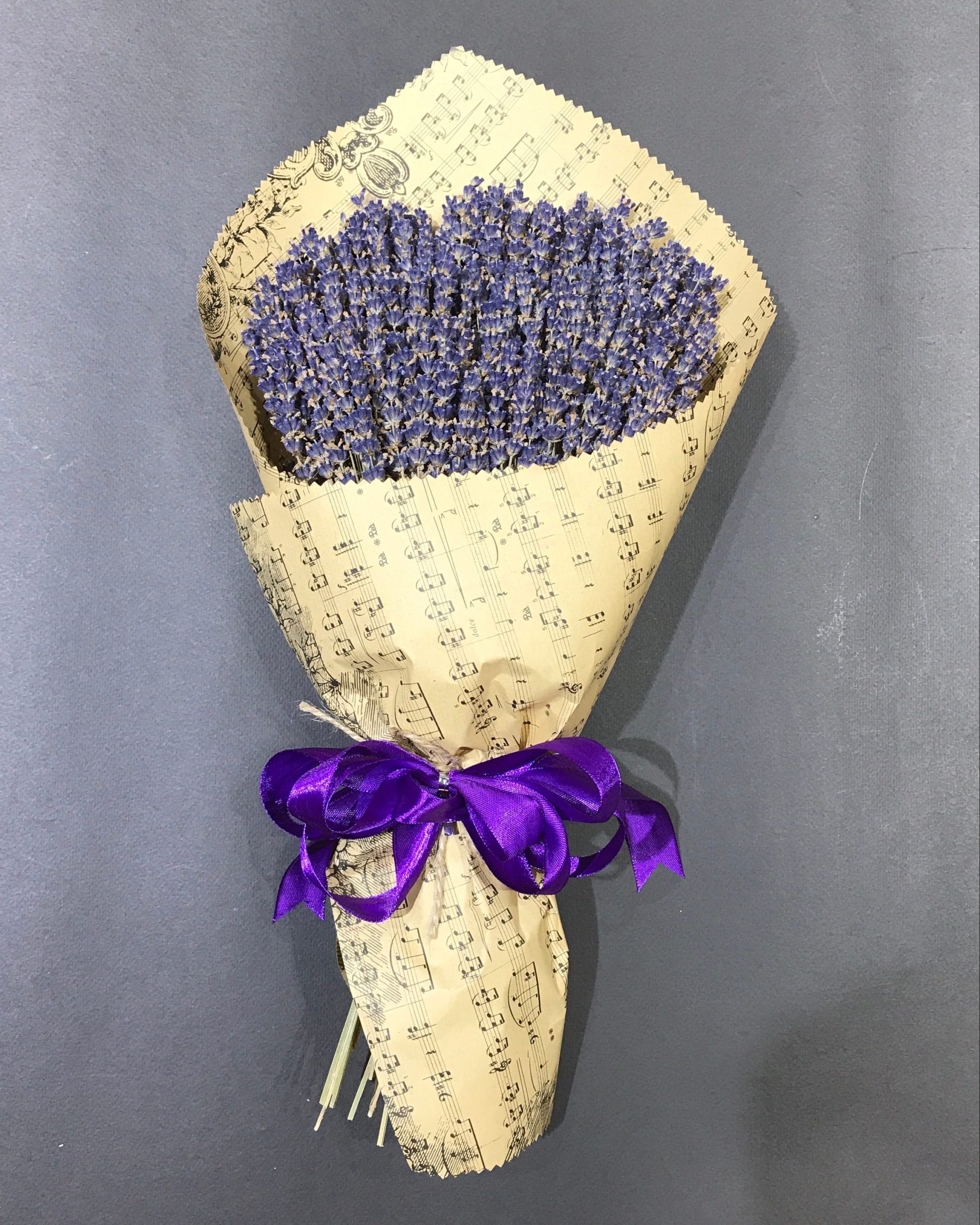 bó hoa lavender khô Pháp